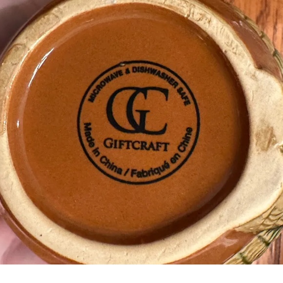 Giftcraft Hand Warmer Mug Cute Bull With Scarf 15 Oz Capacity Gift Worthy
Mug - Picture 10 of 10